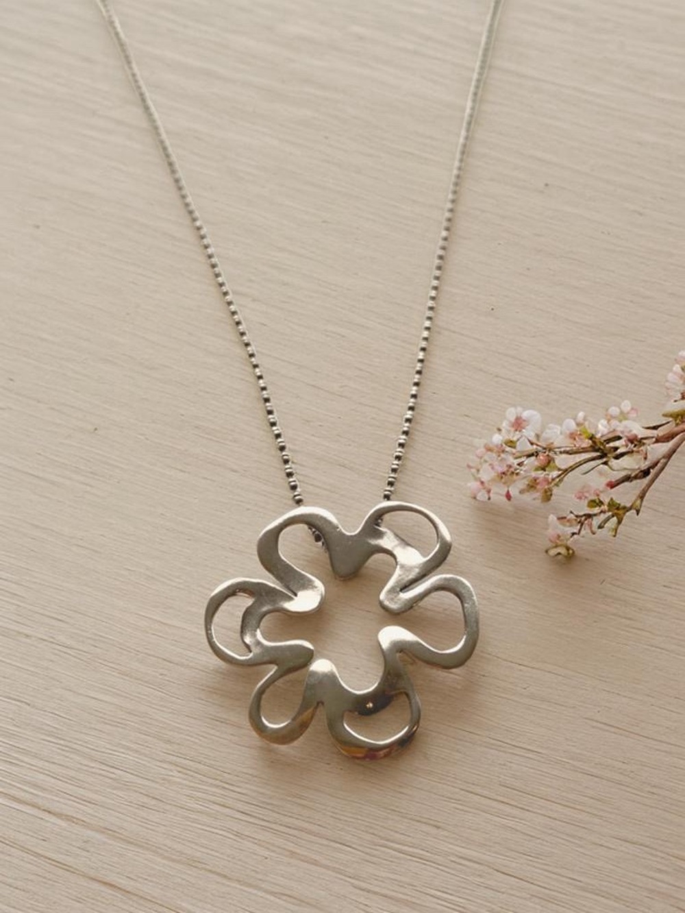 Silpada Sterling  Floral  Pendant Necklace 
N1347. 16.6 inched